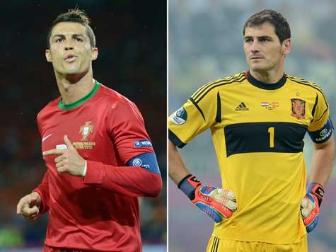 Cuộc chiến của 2 người khổng lồ Real: Ronaldo cầm đầu Bồ Đào Nha - Casillas đeo băng đội trưởng Tây Ban Nha