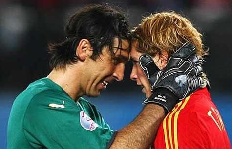 Cuộc chiến giữa những người khổng lồ: Tây Ban Nha của Fernando Torres chạm trán Italia của Gianluigi Buffon