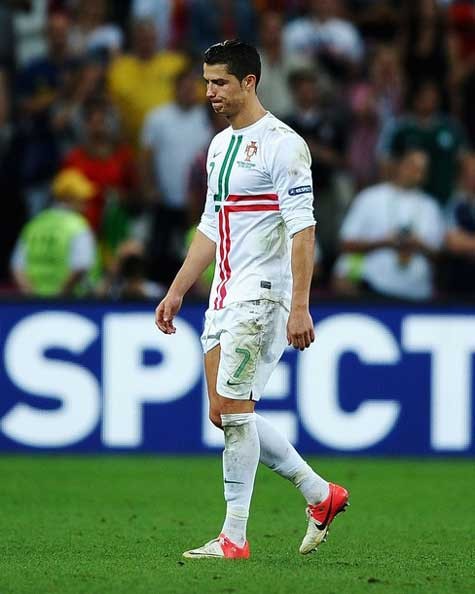 Ronaldo đã không có cơ hội đá quả 11m thứ 5 ở trận bán kết trước Tây Ban Nha