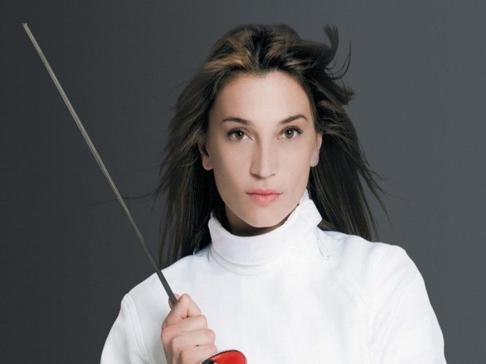 1. Margherita Granbassi, Đấu kiếm: Cô gái người Italia này đoạt 2 huy chương Đồng tại Olympic 2008.