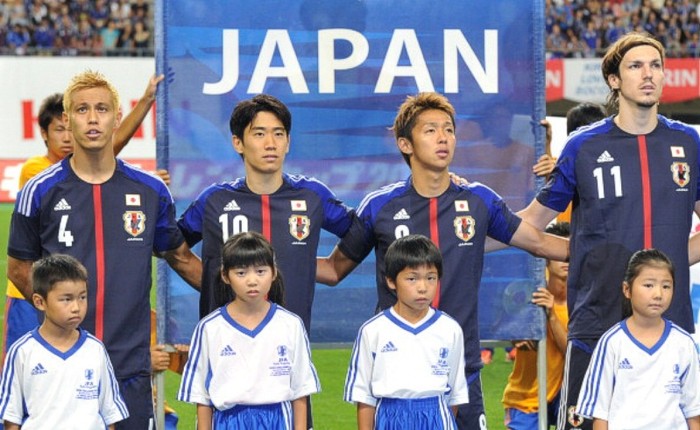ĐT Nhật Bản có trận đấu "làm nóng" trước vòng loại World Cup 2014 trước đối thủ là Các tiểu vương quốc Arab thống nhất (UAE). Tuy được đá trên sân nhà nhưng cũng phải tới phút 69, Mike Havenaar với một cú đánh đầu mới giúp Nhật có được thắng lợi 1-0 trước đối thủ ít tiếng tăm hơn.