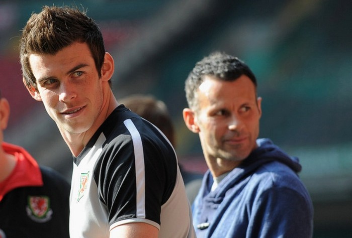 Người ta đã so sánh Gareth Bale với Ryan Giggs ngay từ khi anh bắt đầu khoác áo thi đấu bóng đá chuyên nghiệp. Bây giờ khi đã trở thành một ngôi sao lớn, liệu Bale đã sẵn sàng để bước ra khỏi cái bóng của người đàn anh và chứng tỏ mình giỏi hơn? Hãy so sánh.