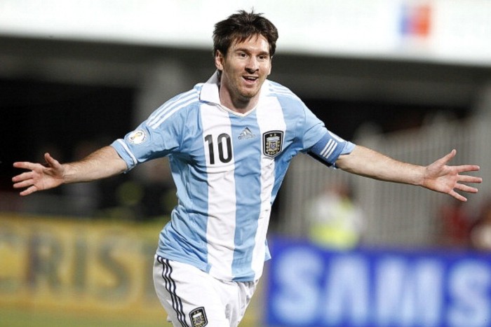Đây không phải là vấn đề “nếu”, mà là vấn đề “khi nào”. Khi nào Messi sẽ tỏa sáng cho Argentina? Anh đang làm điều đó, mà thể hiện rõ nhất là trong chiến thắng trước Chile. Messi đang chơi thứ bóng đá hay nhất kể từ khi anh khoác áo ĐTQG, với 7 bàn và 2 kiến tạo trong 9 trận ở vòng loại World Cup 2014.