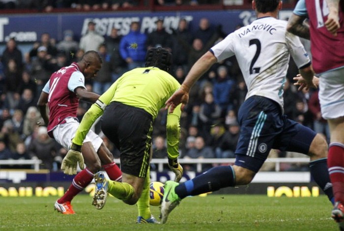 Modibo Maiga kết liễu Chelsea cho West Ham ở phút 91, và Chelsea vẫn chưa thắng trận hòa dưới thời Rafa Benitez.
