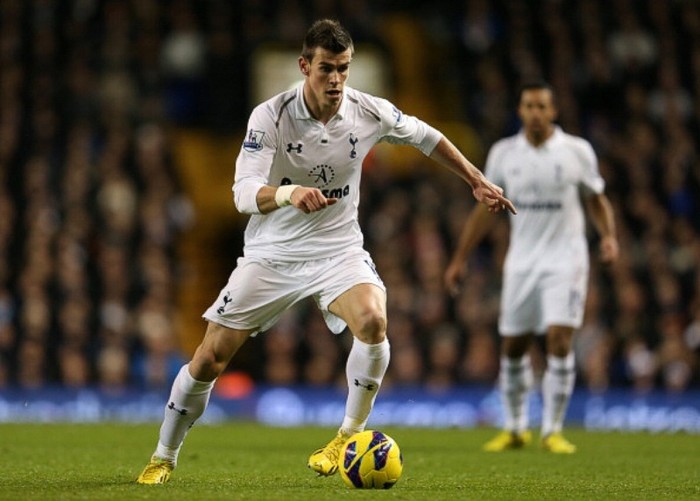 37. Gareth Bale: Một năm không danh hiệu cho Bale, nhưng anh trở thành một trong những cầu thủ hàng đầu của Premier League. Bale ghi 10 bàn và đứng thứ 3 trong danh sách kiến tạo của mùa giải 2011/12 với 14 kiến tạo, chỉ sau David Silva và Robin Van Persie. Nếu như không có chấn thương lưng, Bale đã dự Olympic 2012 và chắc chắn vị trí của anh sẽ còn cao hơn nữa.