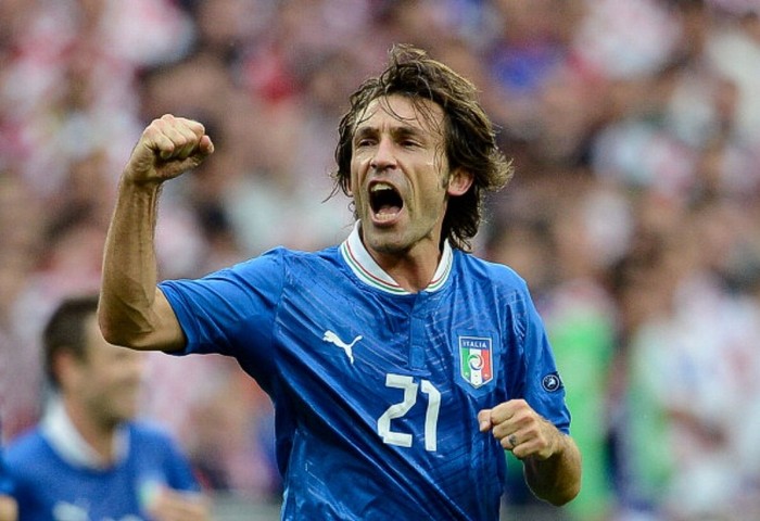 8. Andrea Pirlo: Pirlo tỏa sáng ở tuổi 33 trong một mùa giải mà anh dẫn đầu danh sách kiến tạo của Serie A và đưa Juventus tới Scudetto đầu tiên sau Calciopoli với thành tích bất bại cả 38 trận. Không những vậy anh tiếp tục đưa Italia tới chung kết EURO 2012 trước khi thất bại trước một Tây Ban Nha quá mạnh.