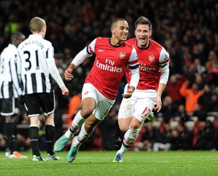 Walcott lập một hat-trick và 2 kiến tạo để đưa Arsenal tới chiến thắng 7-3 trước Newcastle