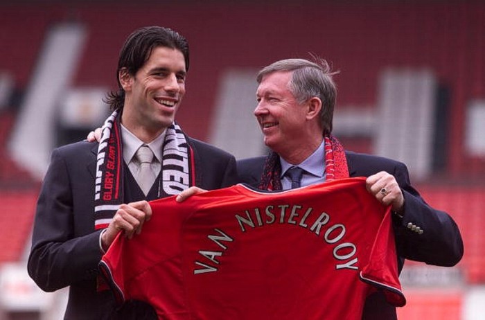 27/7/2001. Sir Alex Ferguson cùng tân binh Ruud Van Nistelrooy.
