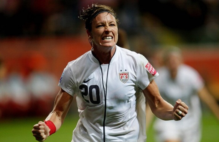 28. Abby Wambach – Bóng đá nữ: Một trong những tiền vệ xuất sắc nhất của bóng đá nữ thế giới. 6 kiến tạo của Wambach giúp ĐT Mỹ đoạt huy chương Vàng Olympic 2012.