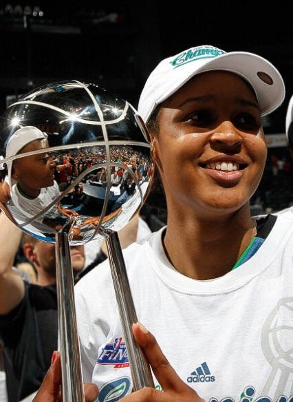 23. Maya Moore – Bóng rổ nữ: Áp đảo, đó là từ để nói về Moore, người đưa Minnesota Lynx tới loạt chung kết WNBA thứ 2 liên tiếp. Và cô một lần nữa là ngôi sao chính khi giúp ĐT Mỹ đoạt huy chương Vàng ở London.