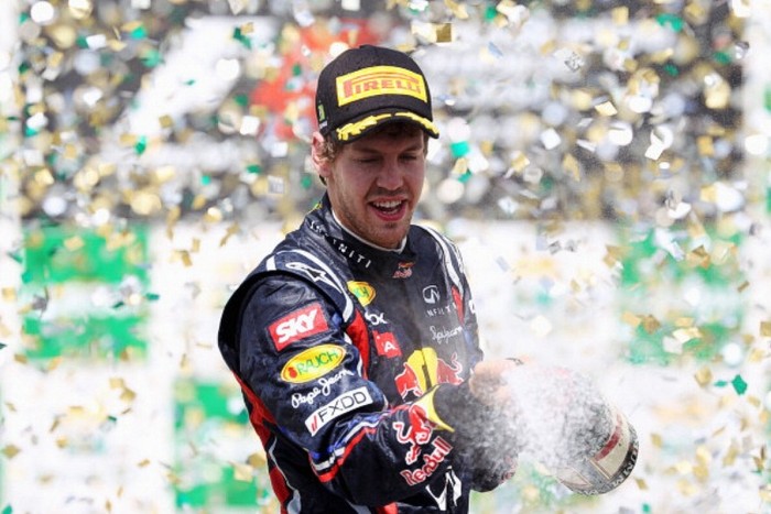 5. Sebastian Vettel – F1: Người đàn ông 25 tuổi người Đức này đã và đang giữ rất nhiều kỷ lục liên quan đến “trẻ nhất”, và năm 2012 này là một kỷ lục lớn – Tay đua trẻ nhất giành 3 chức vô địch F1 liên tiếp.