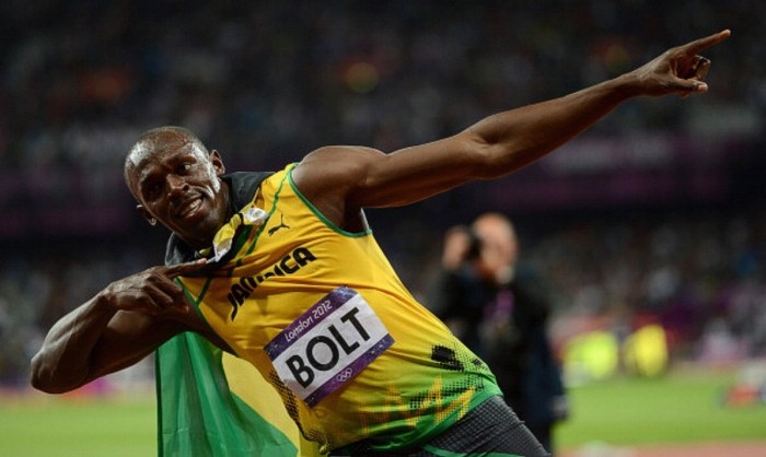 3. Usain Bolt – Điền kinh: Một trong những VĐV điền kinh xuất sắc nhất mọi thời đại. Usain Bolt làm được điều chưa ai làm được, đó là đoạt huy chương Vàng ở 3 nội dung 100m, 200m và 400m tiếp sức trong 2 kỳ Olympic liên tiếp, điều có lẽ sẽ không ai có thể làm được.