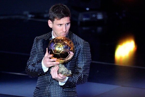 Trong một cuộc phỏng vấn mới đây của tờ Marca, một nhà di truyền học người Anh tên là Ricky Joshi đã nói rằng “về mặt công nghệ, hoàn toàn có thể nhân bản một Messi mới”. Đó là một giấc mơ mà tổng thống Argentina, ông Cristina Fernandez de Kirchner đã từng nói hồi World Cup 2010.
