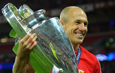 Robben sẽ ra đi sau khi ăn mừng cúp bạc Champions League.