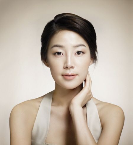 Han Ji Hye không phải là gương mặt mới, từ bộ phim “cô dâu 18 tuổi” mọi người đã biết đến người đẹp mắt một mí của xứ Kim Chi này.