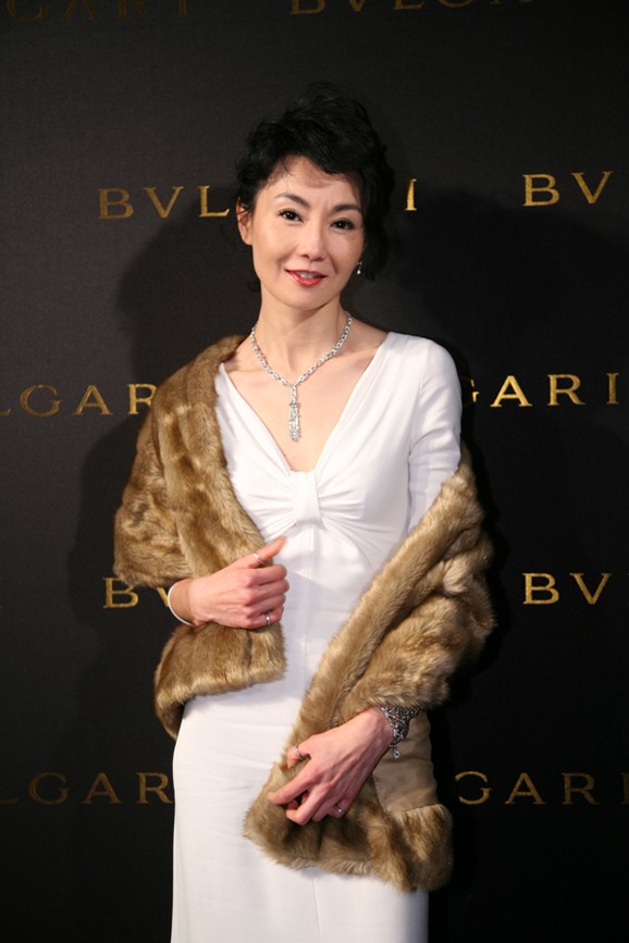 Trương Mạn ngọc sinh năm 1964, đến nay cô đã bước sang tuổi 48, cái tuổi mà nhan sắc đã bước sang dốc bên kia của cuộc đời. Nhưng mọi người sẽ mãi không quên về một "mỹ nhân hiện đại" của Châu Á, là nữ diễn viên người châu Á đầu tiên giành giải Nữ diễn viên xuất sắc (Prix d'interprétation féminine) tại Liên hoan phim Cannes. Ảnh: Baidu Xem thêm: Cơn sốt 'thiên sứ' 9X: Vẻ đẹp hiện đại hớp hồn phái mạnh