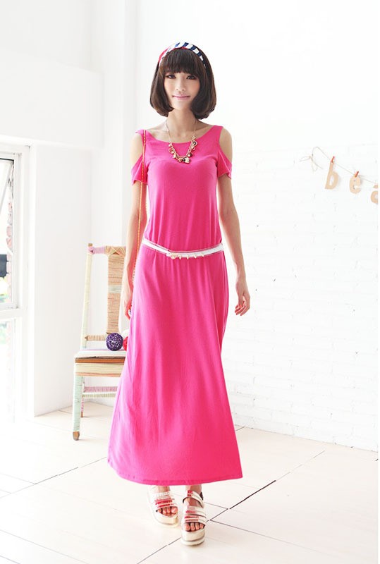 Màu hồng sẽ giúp bạn điệu đà và nữ tính hơn trong làn váy dài. Xem thêm: Bí quyết "eo thon thả, dáng ngọc ngà" của 10 đại mỹ nhân Trung Hoa