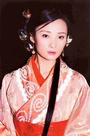 Nhờ vẻ đẹp đó mà cô đã được chọn hóa thân thành mỹ nữ nổi tiếng trong bốn mỹ nhân cổ đại của Trung Quốc - Tây Thi.
