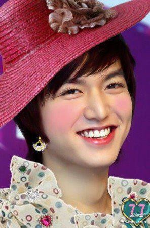 Một Lee Min Ho má thắm môi hồng cười rất duyên dáng.