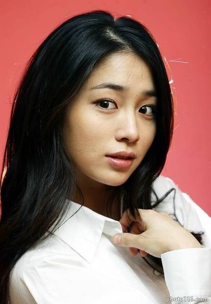 Hiện tại danh tiếng của cô đang ngày một tăng trong làng giải trí Hàn Quốc bởi khả năng diễn xuất rất tốt cùng trí thông minh sắc sảo.