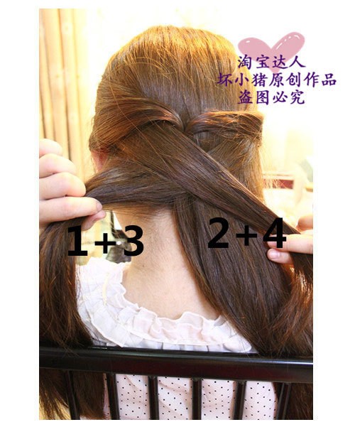 Kéo phần tóc 4 gộp với phần tóc 2 bên phải.