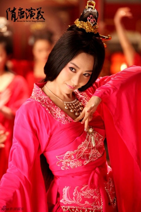 Bạch Băng trong hình ảnh công chúa Ngọc Thấu của bộ phim đình đám "Thần Thoại". Đẹp rực rỡ với mài hồng nồng nàn.
