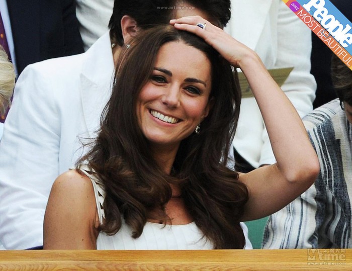 No.10 Là Công nương nổi tiếng xứ sở sương mù, Kate Middleton được xem như biểu tượng thời trang mới của Hoàng gia Anh.