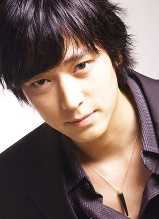 Kang Dong Won là một trong những diễn viên được biết đến nhiều trong giới điện ảnh qua các bộ phim như Duelist (2005) và M (2007).