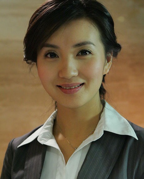 Trần Hảo tốt nghiệp khoa diễn xuất Học viện hí kịch Trung ương hệ chính quy.
