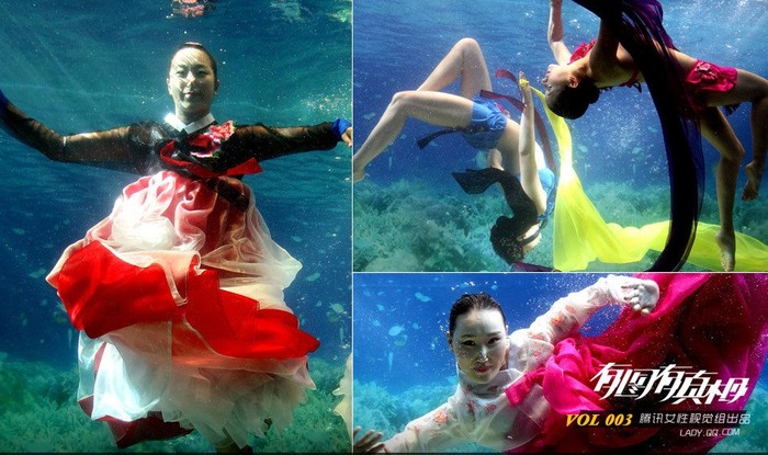 Ngày 22 tháng 8 năm 2012 ở Seoul với phong cách trình diễn hanbok dưới nước.