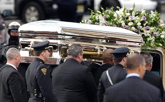 Jermaine tránh đám tang của Whitney