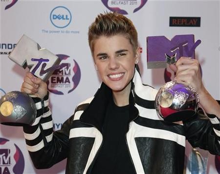 Justin Bieber trong lễ trao giải MTV.