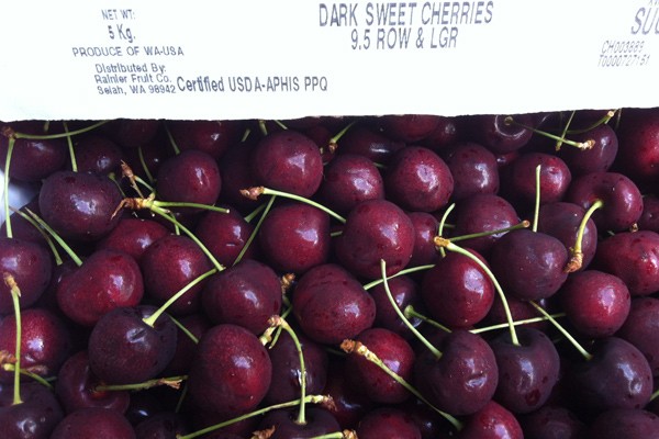 Trái cherry xuất xứ Mỹ của Công ty FSF có màu đỏ sậm, tươi và có vị ngọt đậm.