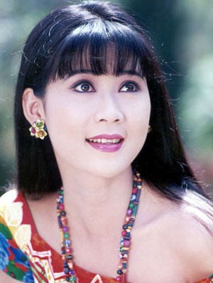 Kiểu tóc này đã theo Diễm Hương xuất hiện trên rất nhiều bìa lịch, tạp chí.