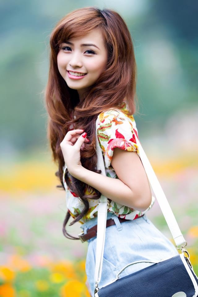 Gương mặt bầu bĩnh xinh xắn, Nana xinh xứng đáng là một trong những mỹ nhân đẹp nhất trên facebook Việt.