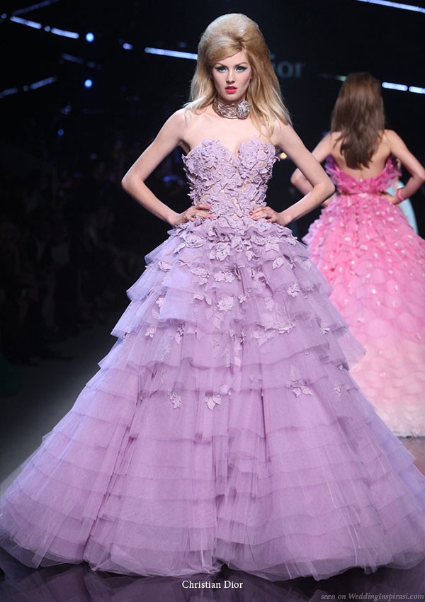 Thương hiệu Christian Dior ngày càng trở nên nổi tiếng, đặc biệt là mẫu váy cưới, váy dạ hội. (Ảnh: ML) Xem thêm: Thời trang công sở/ Váy dạ hội/ Váy xinh chào hè/ Thời trang Sao.