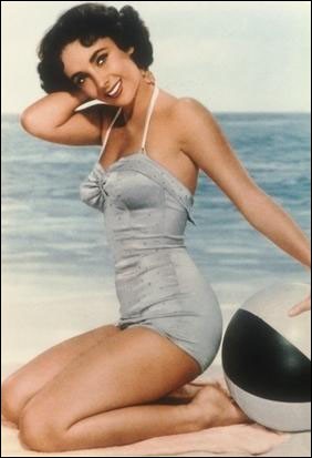 Elizabeth Taylor là gương mặt quảng cáo yêu thích của nhiều nhãn hàng thời trang, đồng thời cũng là người mẫu trong mơ của các phó nháy. Xem thêm: Angela Baby : Mỹ nhân "dao kéo" đẹp nhất điện ảnh Hoa ngữ