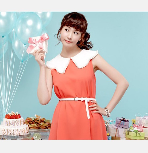 Đã tạm biệt tuổi 30, nhưng Lee Da Hae vẫn khiến nhiều đồng nghiệp nữ phải nể phục vì vẻ tươi tắn, rạng rỡ, trẻ trung. Xuất hiện trong bộ hình mới này, Lee Da Hae thực sự 'ăn gian' đến 10 tuổi. Trông cô chẳng khác nào một thiếu nữ mới chớm đôi mươi. (Ảnh: HB) Xem thêm: Váy cạp cao - giải pháp cho nàng "eo bánh mỳ"