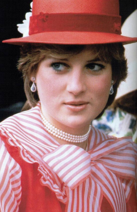 Bước vào độ tuổi 30, Diana mang vẻ đẹp mặn mà. Xem thêm: "Mỹ nhân cổ trang" Hồ Tịnh, 15 năm hương sắc vẫn ngọt ngào