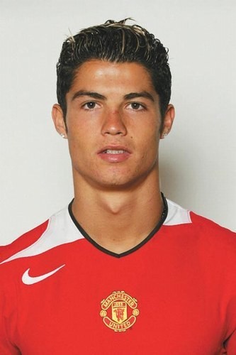 Ronaldo trong màu áo Manchester. Đây là nơi chàng cầu thủ Bồ Đào Nha đã gặt hái vô số thành công. (Ảnh: vtc) Xem thêm: Ngắm Sao nam "mặt hoa da phấn"