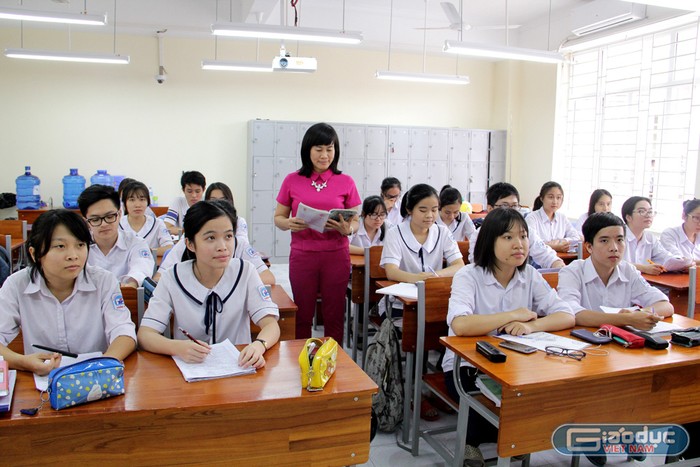 Học sinh Trường Trung học phổ thông Chuyên Trần Phú trong giờ ôn thi môn Toán.