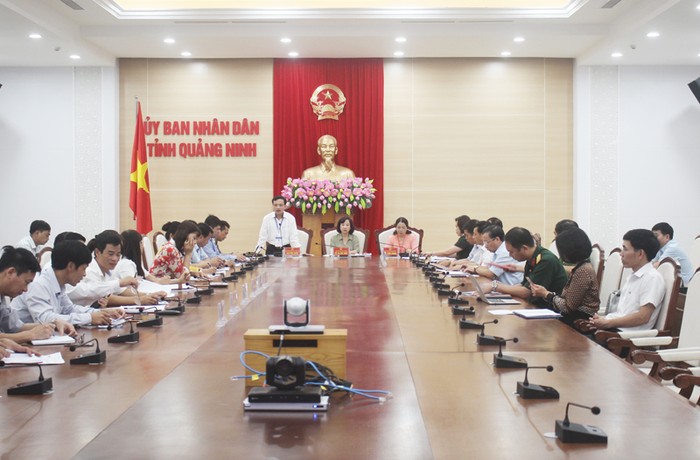 Cục Trưởng Cục quản lý chất lượng - Bộ Giáo dục Đào tạo kiểm tra công tác chuẩn bị cho Kỳ thi Trung học phổ thông Quốc gia năm 2018 tại Quảng Ninh.