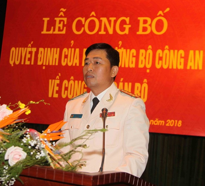 Tân giám đốc Công an tỉnh Hải Dương phát biểu nhận nhiệm vụ. ảnh: Việt Hòa.