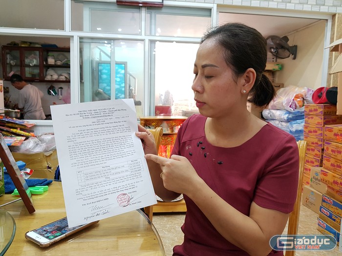 Quá bức xúc vì con mình không được nhận vào học tại Trường Nguyễn Văn Tố, chị Thu viết tâm thư gửi Bí thư Thành ủy Hải Phòng. (Ảnh: Lã Tiến)