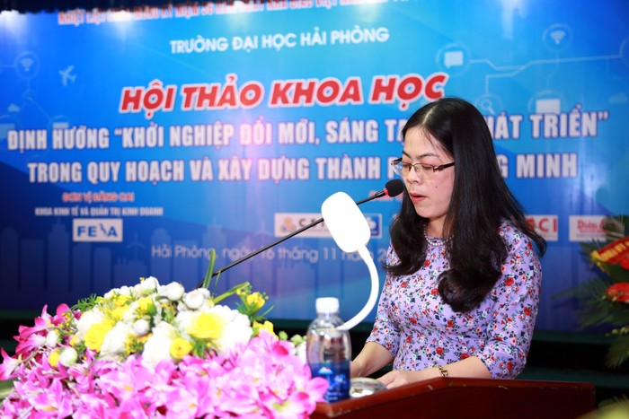 Bà Nguyễn Thị Hiên, Hiệu trưởng Trường Đại học Hải Phòng phát biểu tại hội thảo (Ảnh: Lã Tiến)