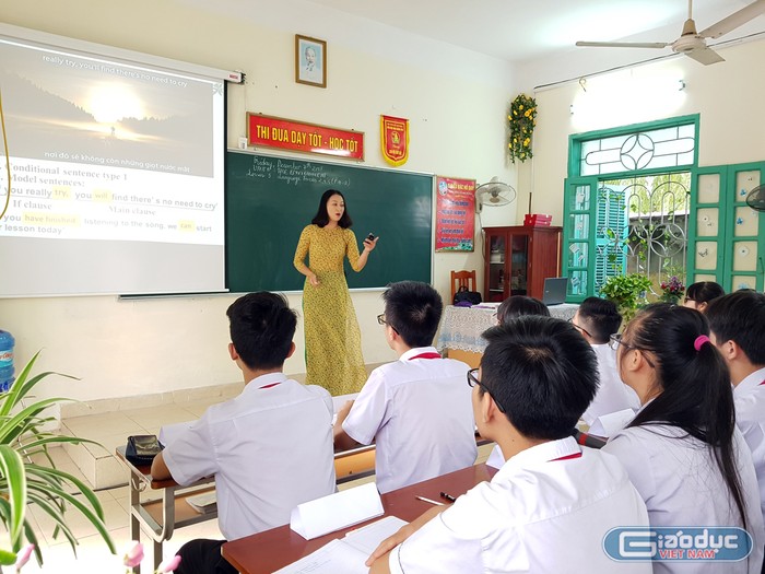 Học sinh Trường Trung học cơ sở Đằng Hải (quận Hải An, Hải Phòng) đổi mới phương pháp học ngoại ngữ (Ảnh: Lã Tiến)