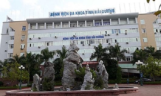 Nhiều học sinh Trường tiểu học xã Bắc An ăn phải bột thông bồn cầu đã bị ngộ độc, đang điều trị tại bệnh viện Đa khoa tỉnh Hải Dương (Ảnh: CTV)