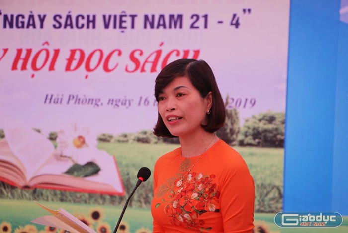 Cô giáo Lê Thị Minh Tâm, Hiệu trưởng Trường Trung học cơ sở Tô Hiệu phát biểu tại ngày hội (Ảnh: Lã Tiến)