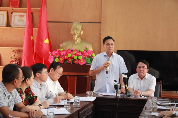 Ông Nguyễn Văn Tùng, Chủ tịch Ủy ban nhân dân thành phố Hải Phòng chỉ đạo tại cuộc họp (Ảnh: CTV)