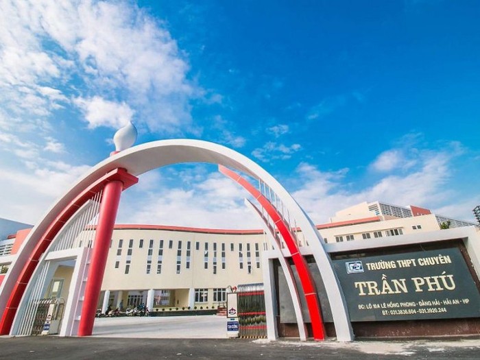 Các giáo viên hợp đồng làm chuyên môn nghiệp vụ tại Trường Trung học phổ thông chuyên Trần Phú sẽ bị chấm dứt hợp đồng từ 1/6 (Ảnh: LT)